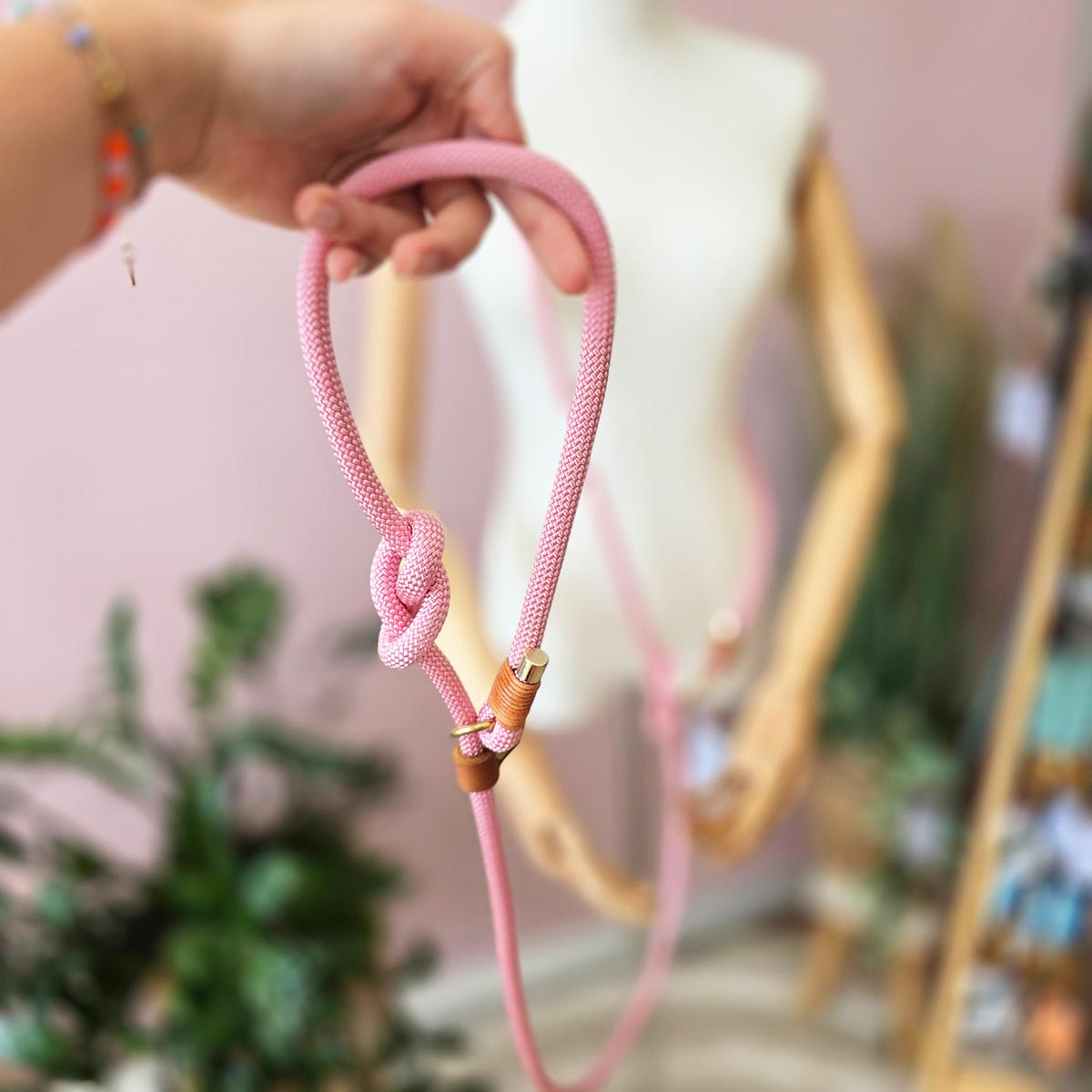 Retrieverleine Rosa 2,3m (Halsumfang verstellbar)